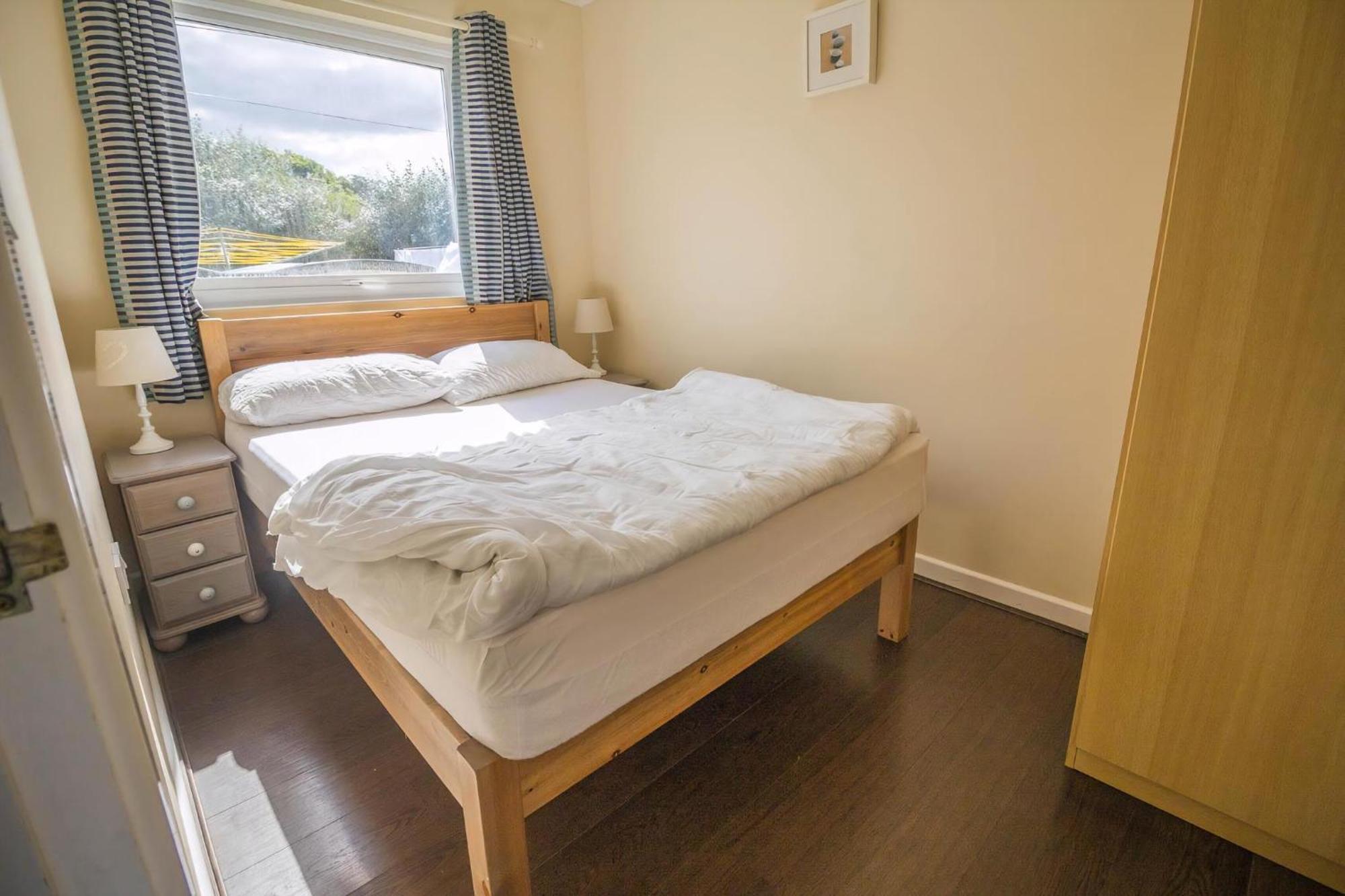 Chalet For Hire At Rainbows End Near A Beautiful Norfolk Beach Ref 31039R Bacton  Exteriör bild
